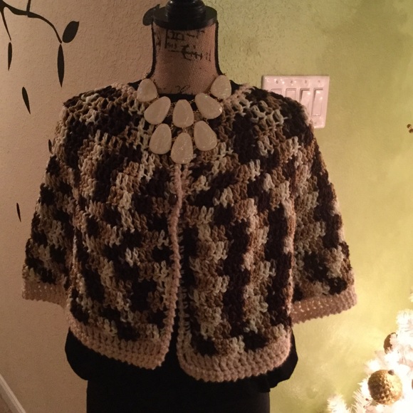 🌸🌼HandMade Cape - Picture 1 of 1